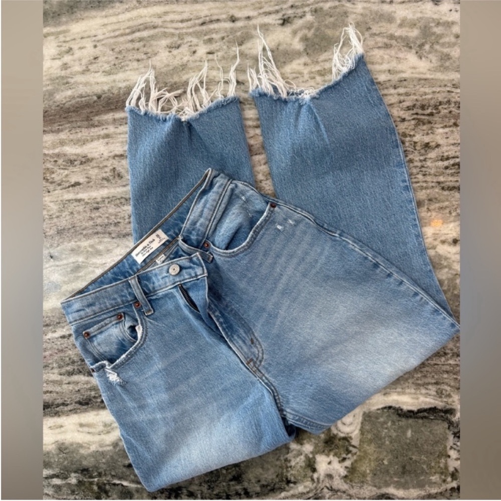 Abercrombie & Fitch Light Blue Frayed Hem Ankle Jeans